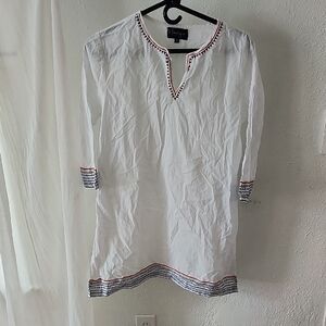 Chic White Tunic with Black and Red Accents